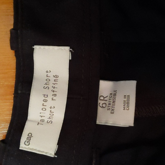 Black Gap Tailored Short - Picture 3 of 3